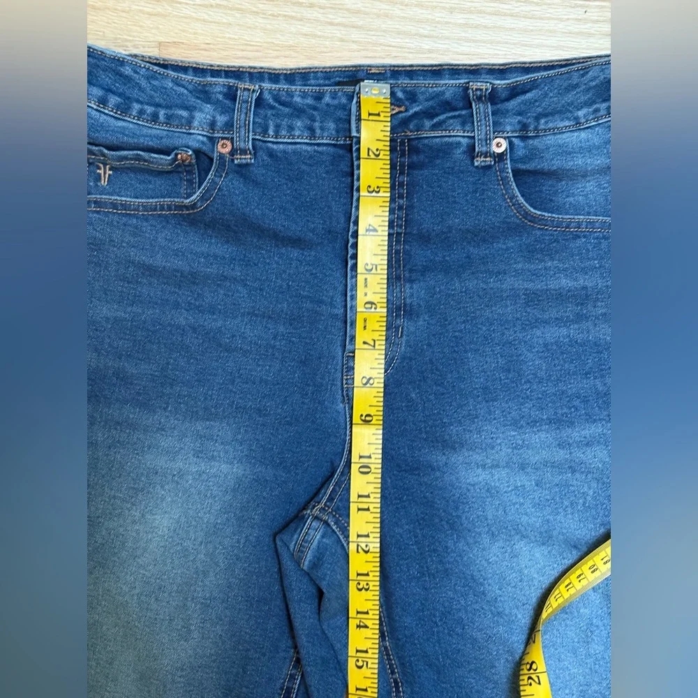 Frye Women's High-Rise Amari Jeans Size 8/29 - Picture 3 of 7